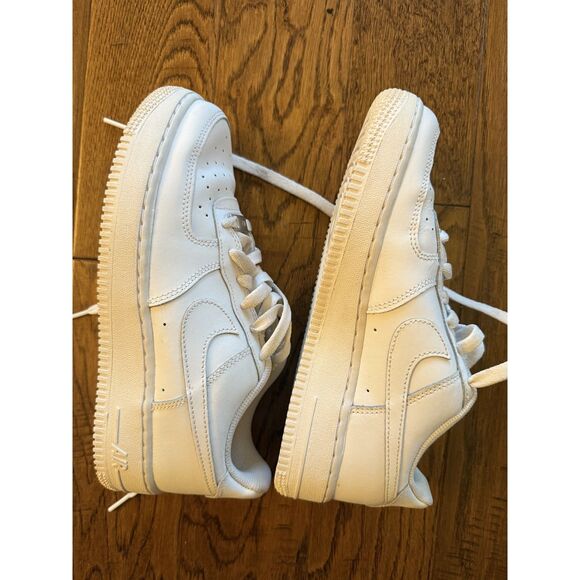 Nike Air Force 1 Low Triple White Leather Shoes 6.5Y Excellent clean condition - Picture 5 of 6